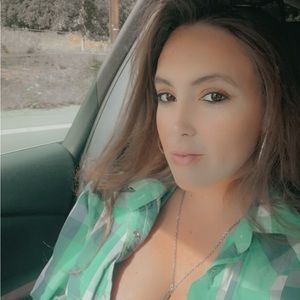 Meet your Posher, Holly